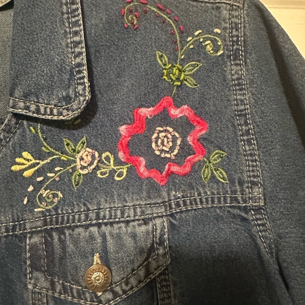 Vintage Rhythm Blue‎ Denim Embroidered Floral Western Shirt Woman’s Size Large - Picture 3 of 11